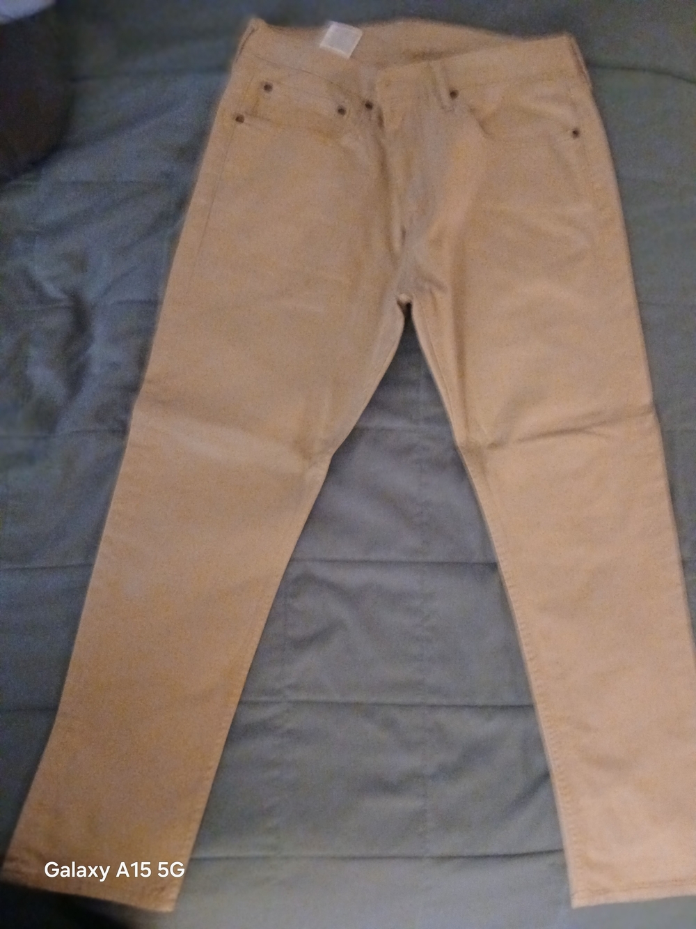 Levi's Slim Straight Jeans in Khaki 512